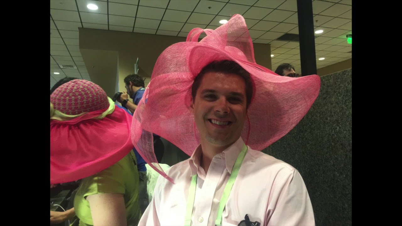 Best Outfits and Hats at the Kentucky Oaks 2016
