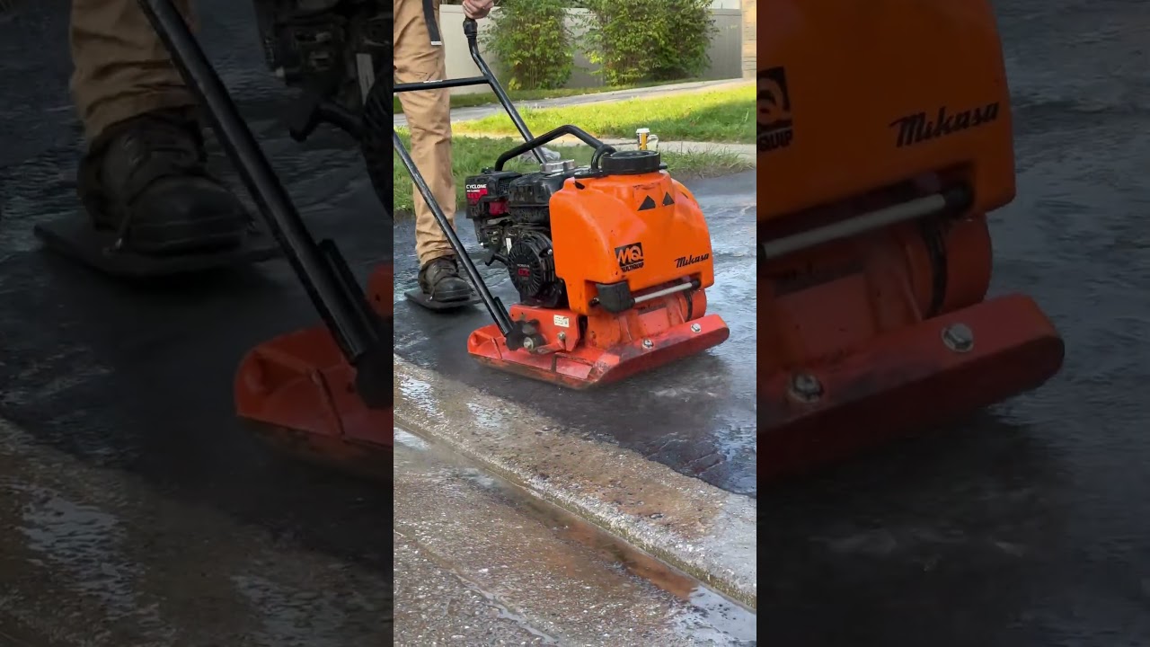 Compacting Asphalt #asphalt #driveway #paving #asphaltdriveway #drivewayasphalt #pavingasphalt #com