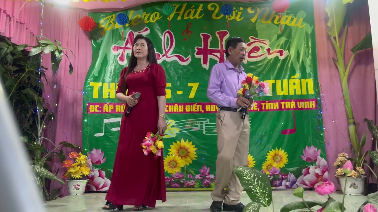Hoài Dủng & Thúy liểu trình bày ca khúc Hẹn kiếp lai sinh 