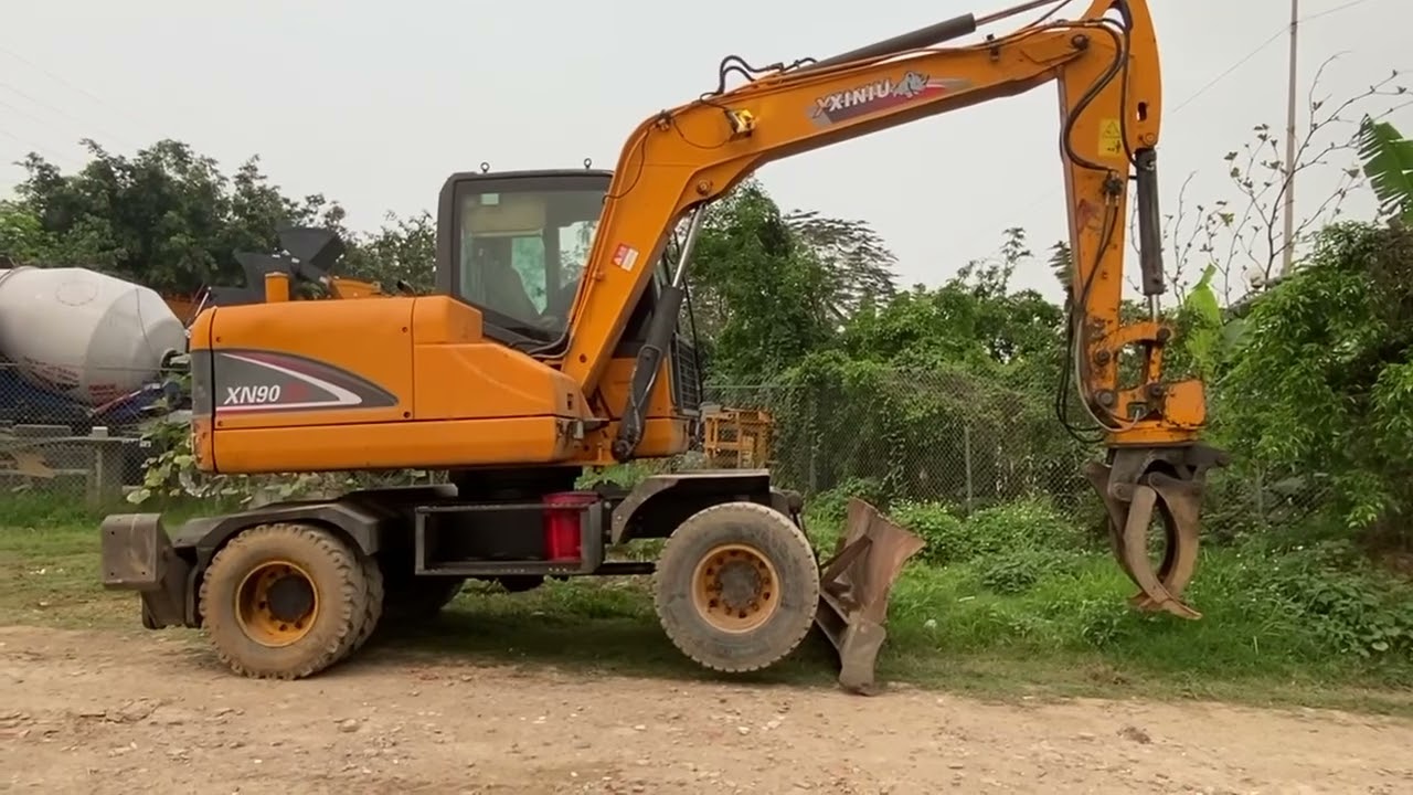 Xúc đào Trung Quốc bánh lốp kẹp gỗ Xiniu 0.3 cũ | 0968073094