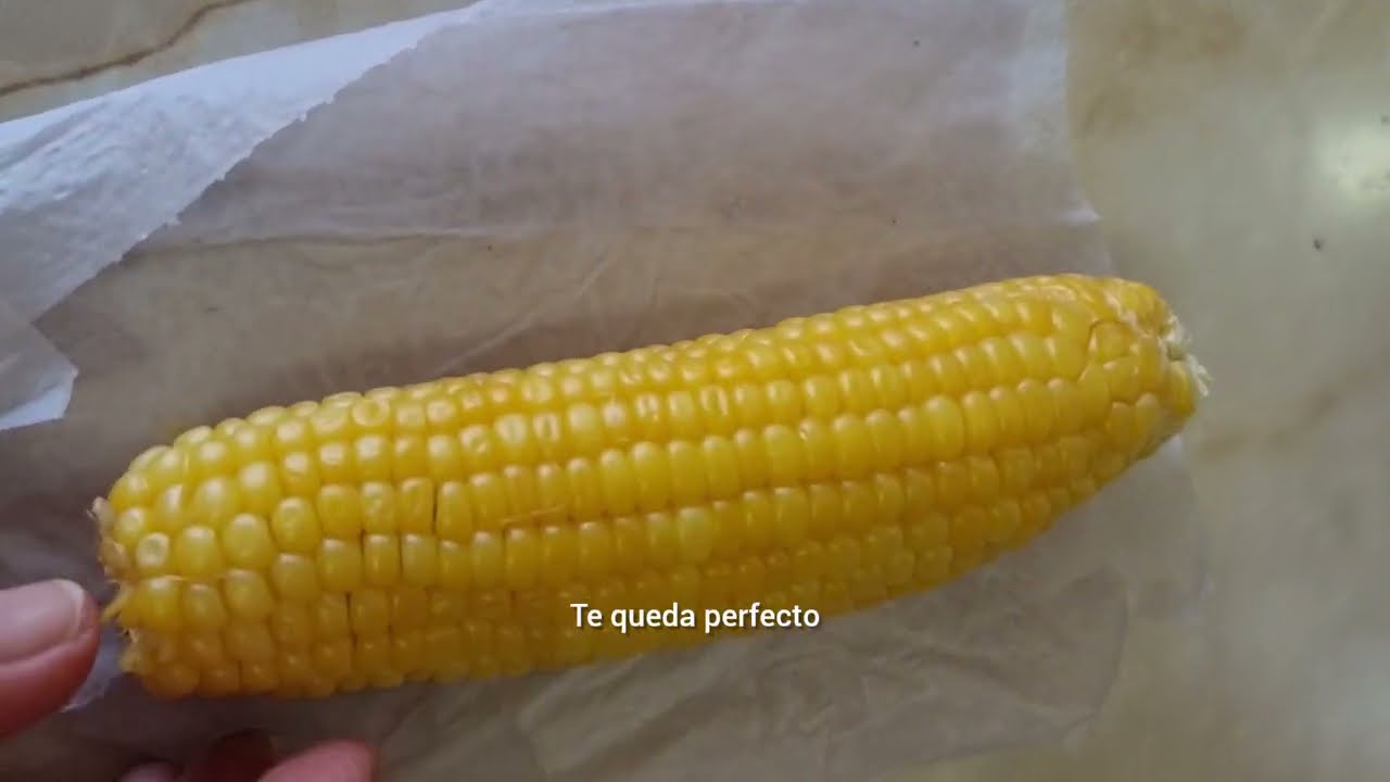 Com&oacute; cocinar un choclo en el microonda
