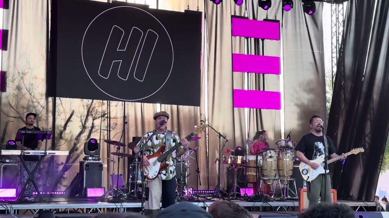 Hermanos Ilabaca - Escorpión en vivo ( Bierfest Santiago)
