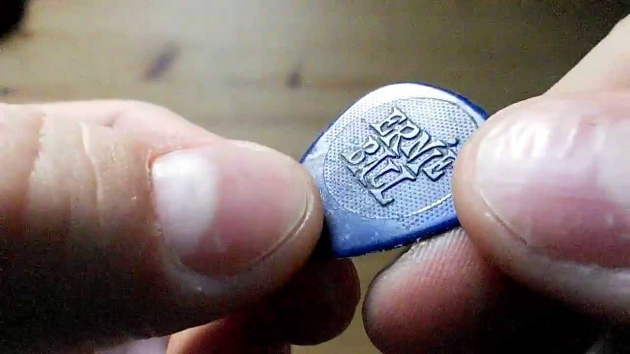 Jaką kostkę gitarową wybrać? - Poradnik dla początkujących