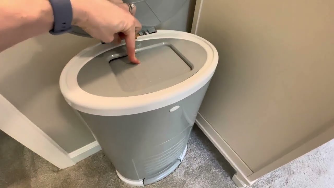 Diaper Dekor Plus Hands Free Diaper Pail, High capacity! A look after 5 years of use