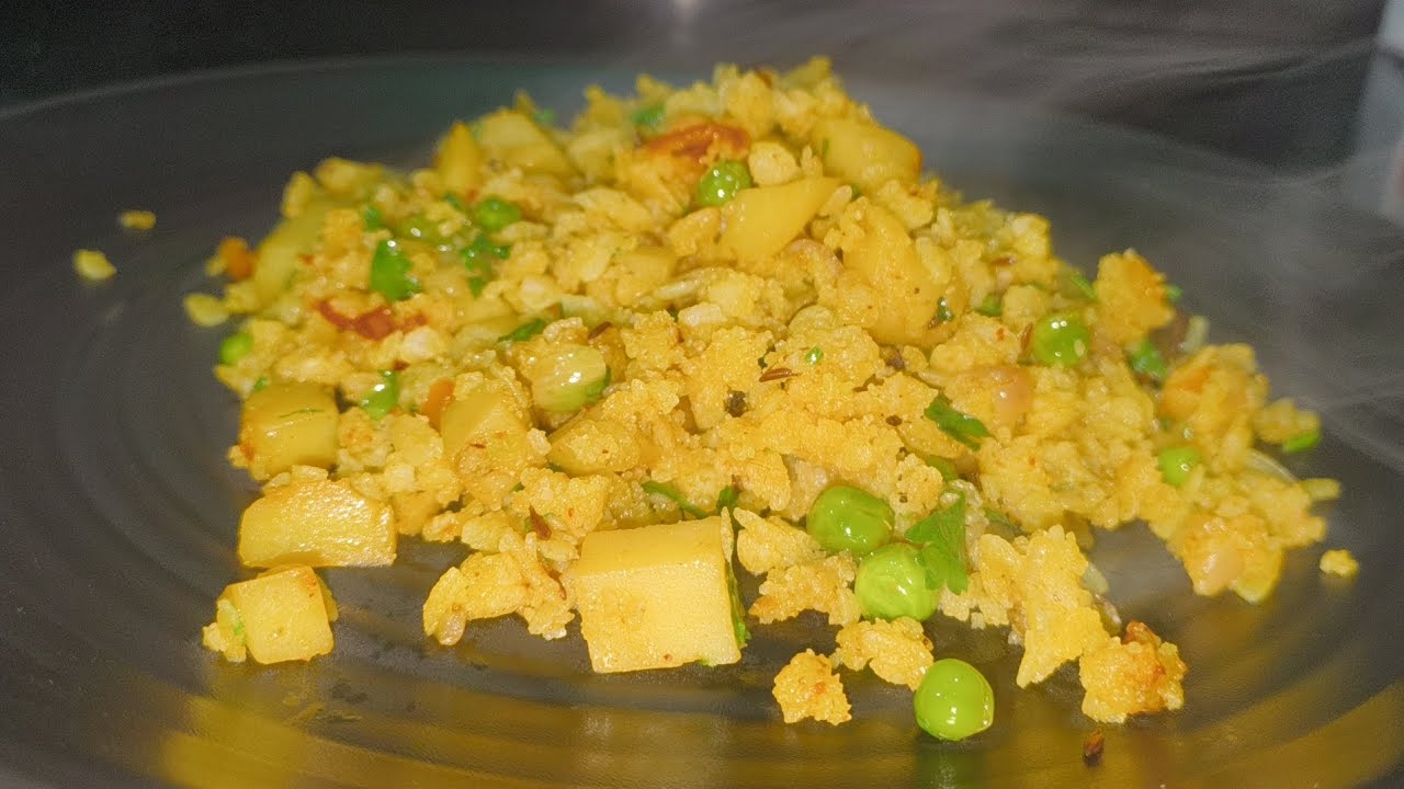 Indori Poha: It’s not just breakfast, it’s an emotion! 😍#easyrecipes #food #indiancuisine 