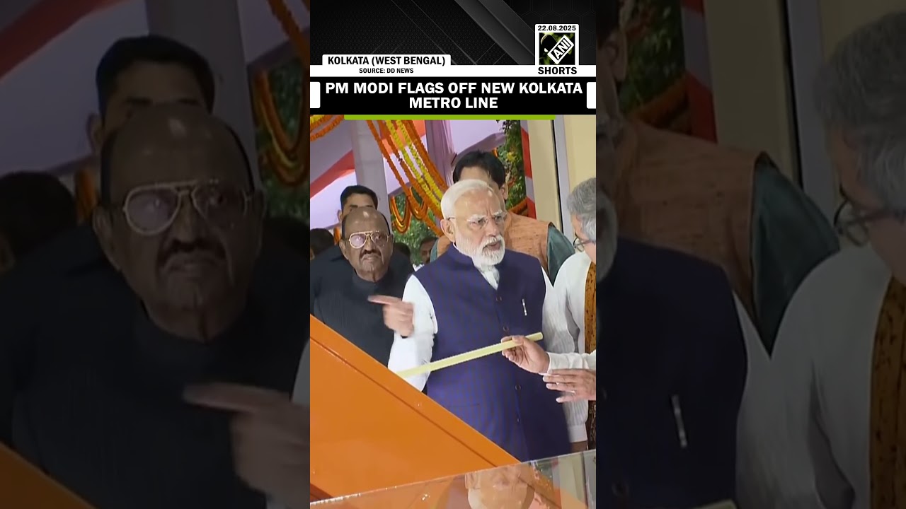 Prime Minister Modi flags off new Kolkata metro line at Jessore Road  during West Bengal visit