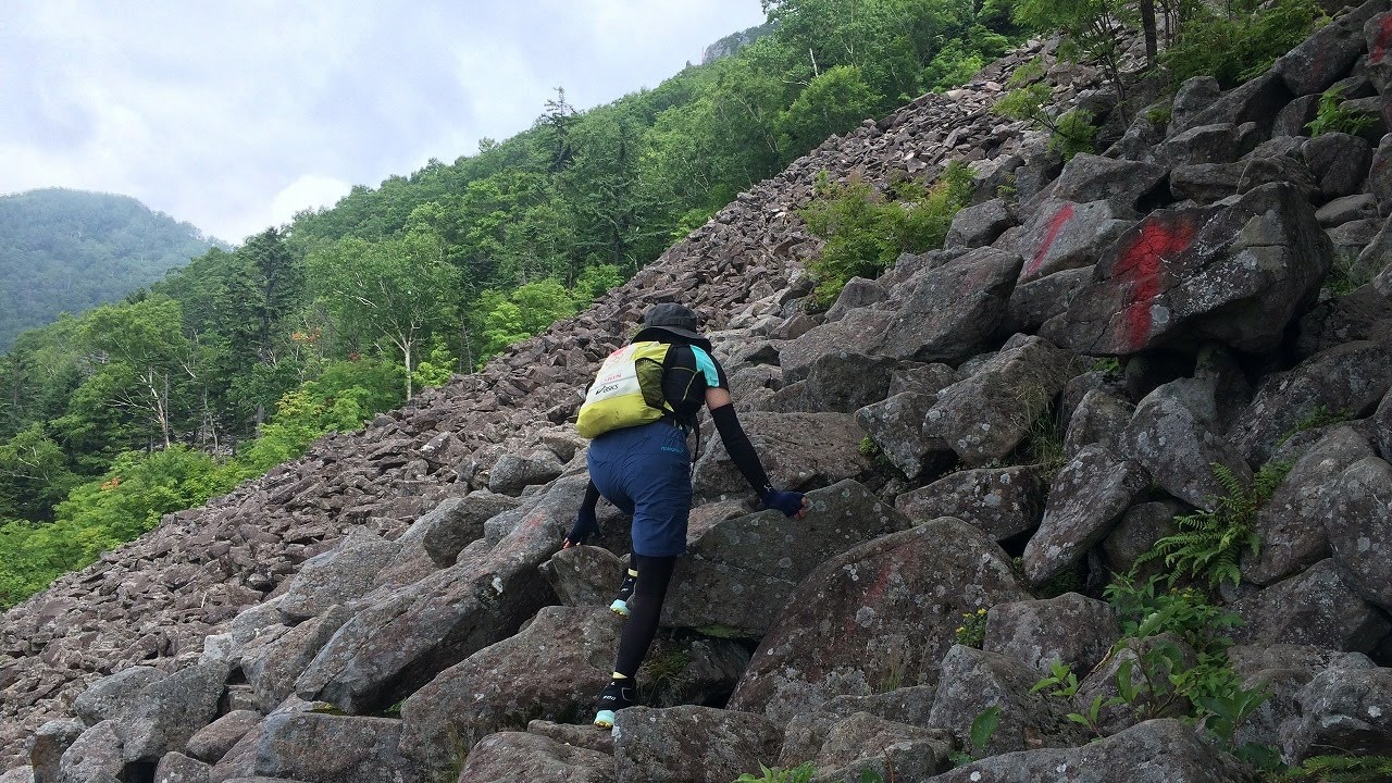 清流と広大な岩れきの斜面を登る 手稲山(1023m)　2016年7月22日