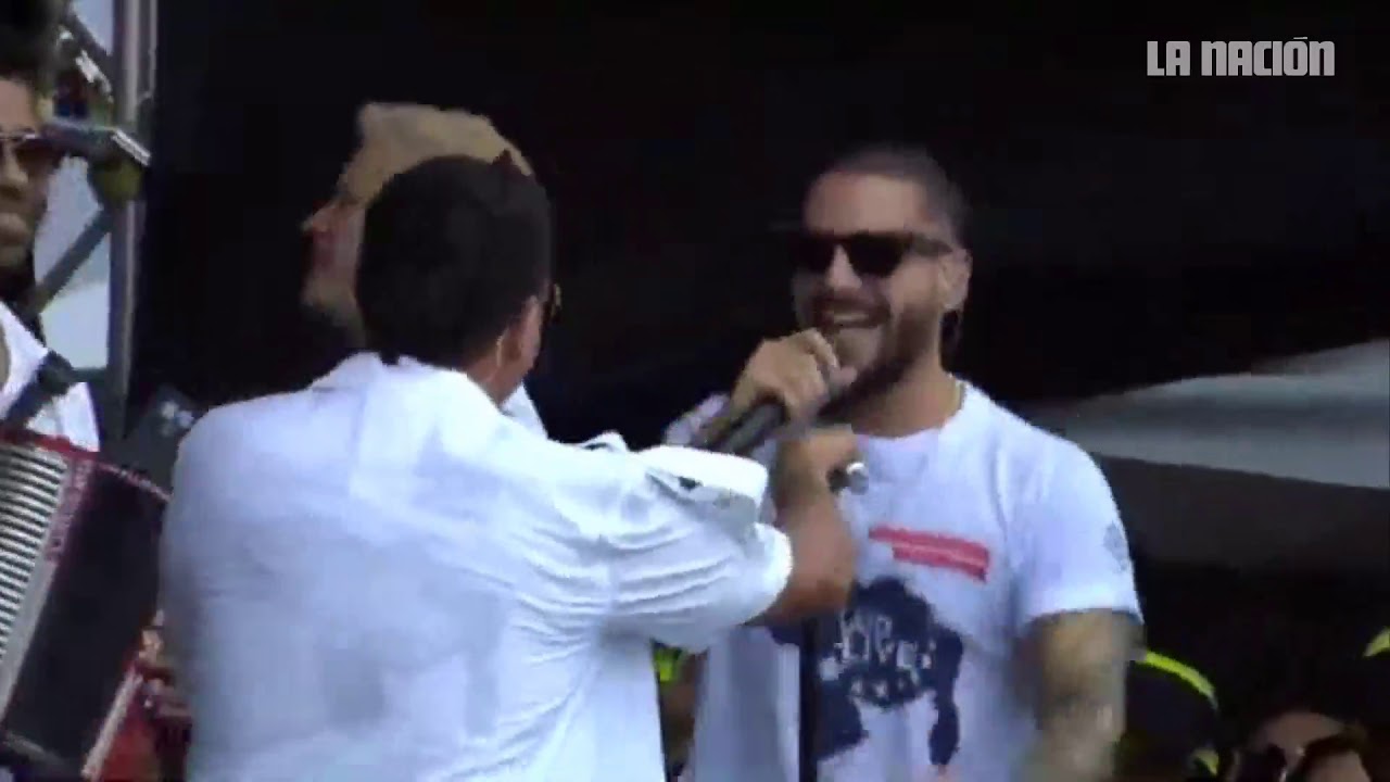 Maluma y Silvestre Dangond interpreta 
