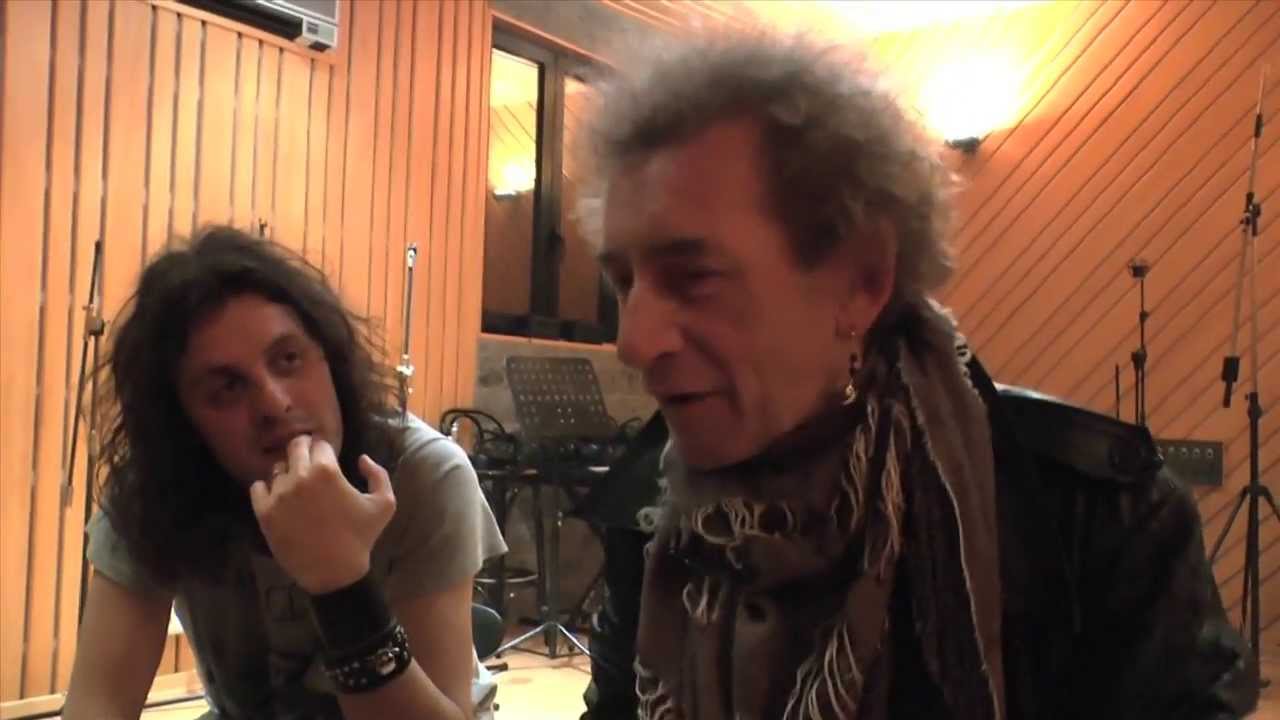 Siamo Solo Noi - Claudio Golinelli basso di Vasco Rossi racconta come è nato il riff