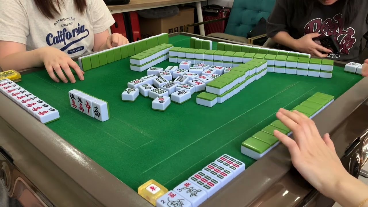 Mahjong193. 廣東牌10番512有花🀄️困局五回之一：困惑🤔我要嘅牌好遲，一係成日對死。歡迎新人Joy加入，亦歡迎大家約戰切磋🤗￼