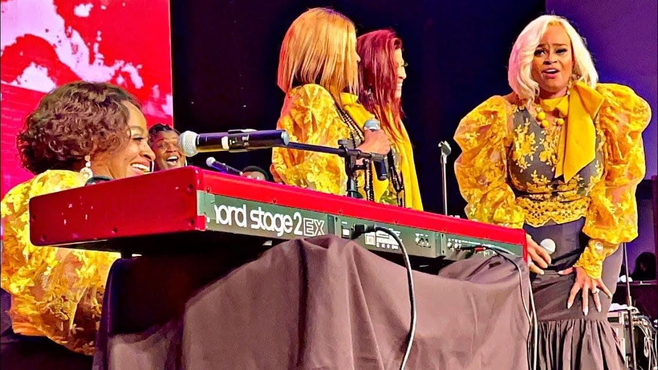 Dorinda Clark- Cole and Karen Clark- Sheard Tag Team Hallelujah again!!