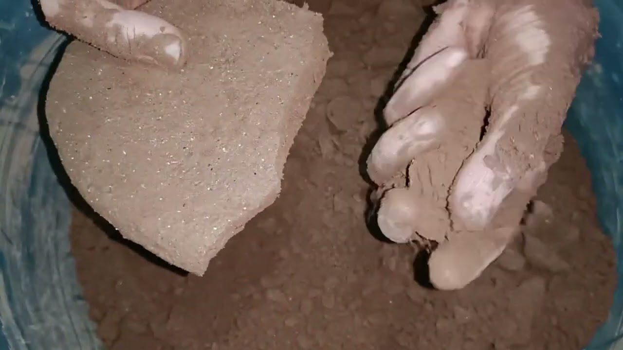 Dry crumbling ASMR oddlysatisfying #crunchycrumbles #oddlysatisfying#clay #satisfying #relax #reddit