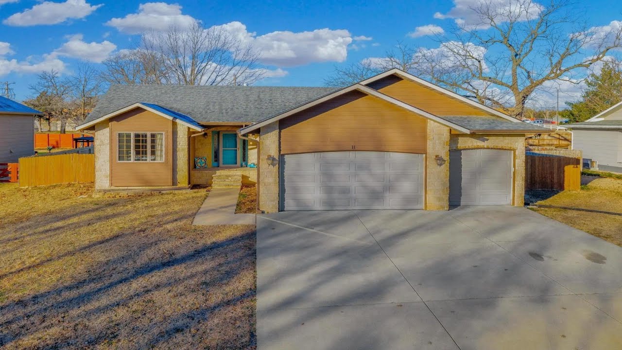 NEW LISTING: 11 Honeysuckle Ct Oxford KS 67119