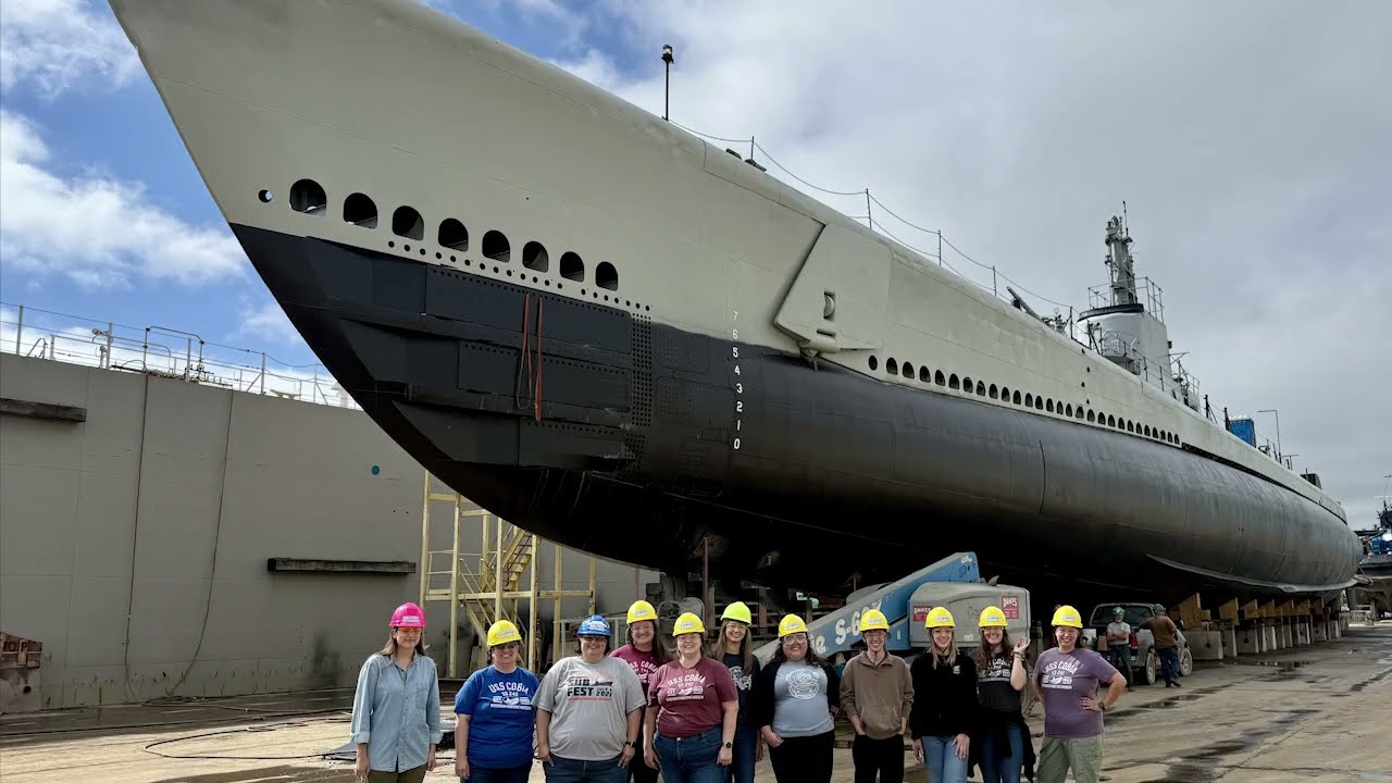Мероприятие в честь сохранения линкора USS COBIA.