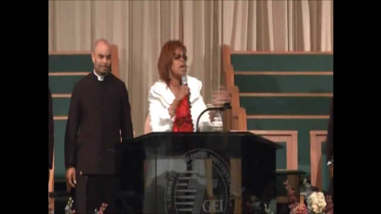 Karen Clark Sheard-The King of The Ghetto Part 1