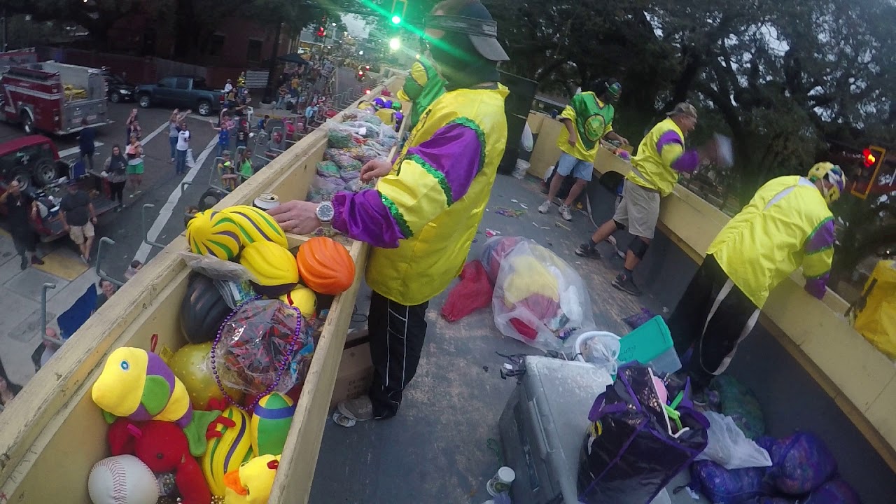 Terreanians downtown houma parade 2018
