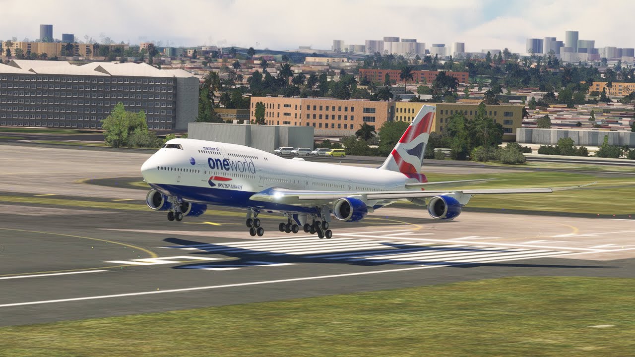 Airplane Crash Landing!! Boeing 747 British Airways landing at Sydney Airport