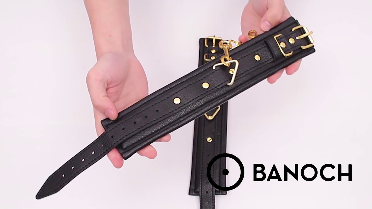 Banoch | Handcuff gold |  Handboeien pu leer met goud | black faux leather handcuffs