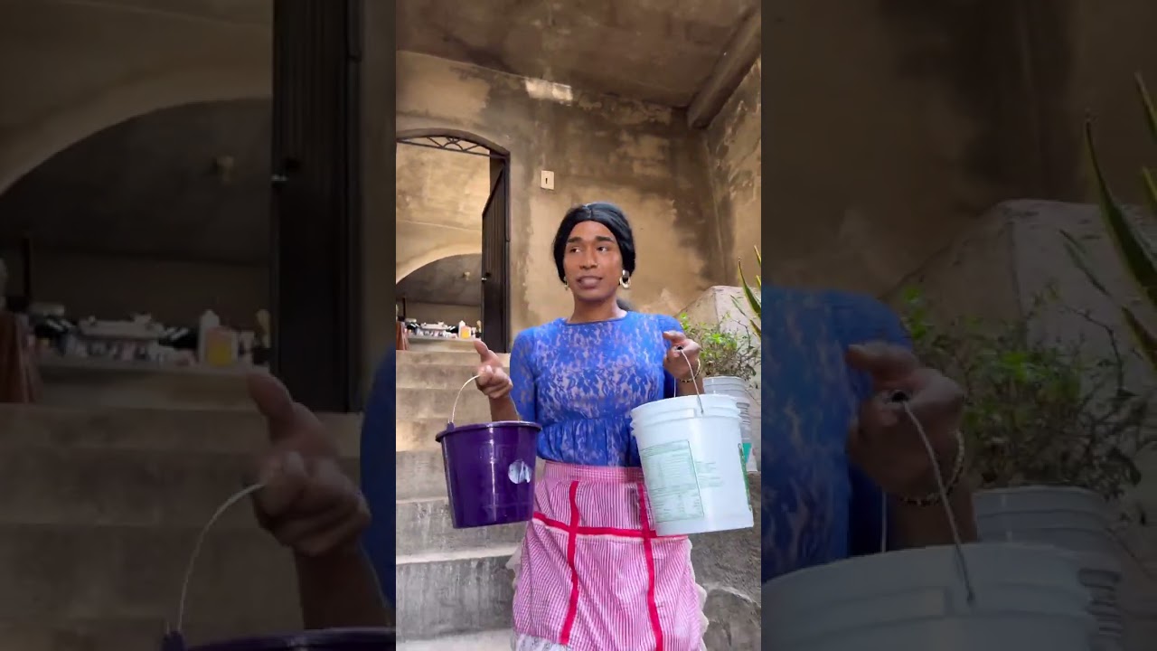 Quiere comprarme veinte pesos de pozole. 