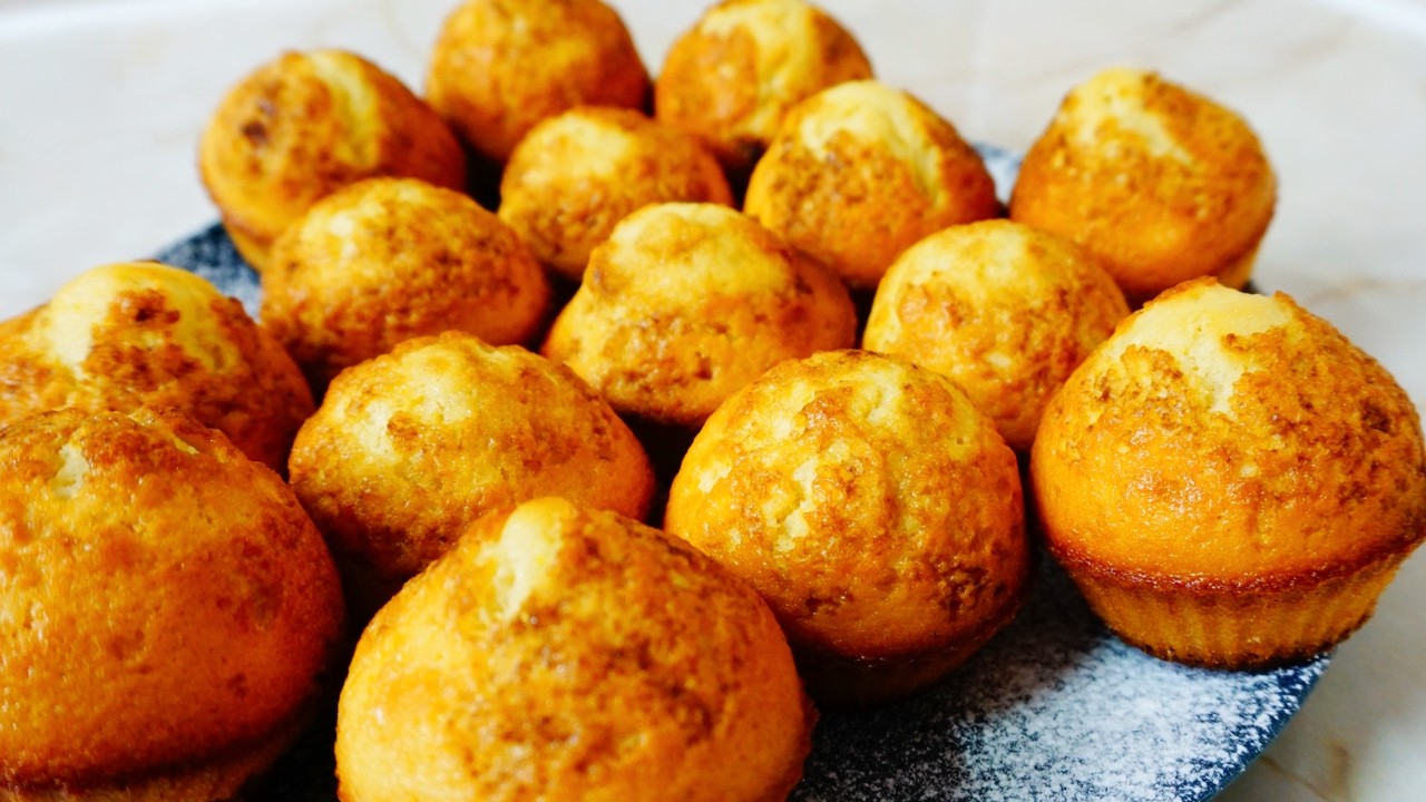 How to make magdalenas (Spanish muffins)
