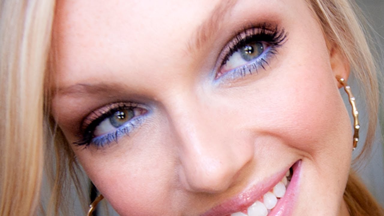 Pop of Color Tutorial: Periwinkle Blue