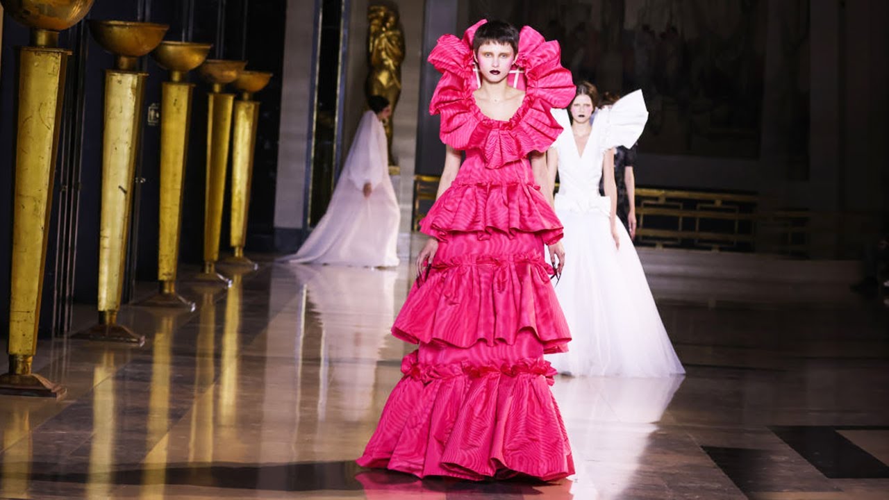 Viktor & Rolf Haute Couture Spring/Summer 2022