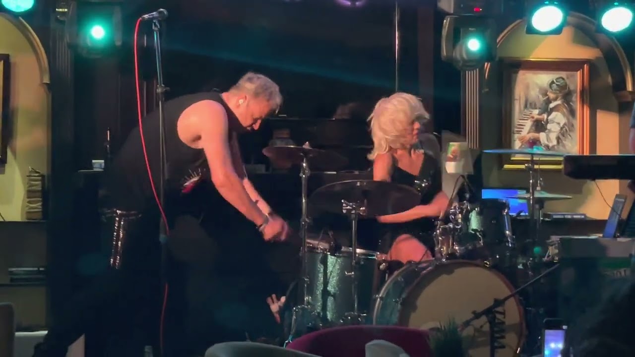 Roxana Zanga- super show with Spitalul de Urgenta #show #drums #drumsolo #drummers #drumming #2022
