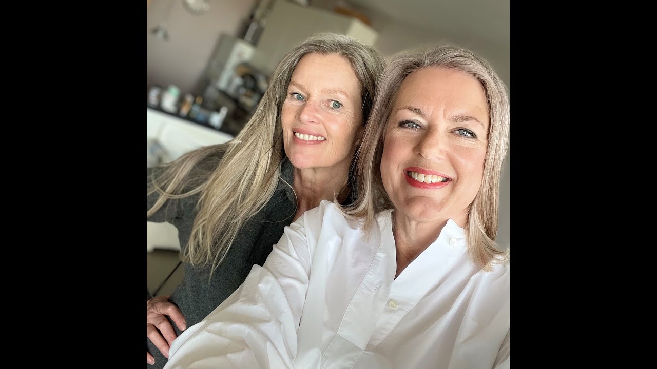 Monique krijgt de prachtige organic make-up van Absolution