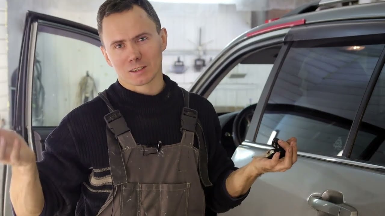 Открываю запертый Chery Tiggo без ключа.