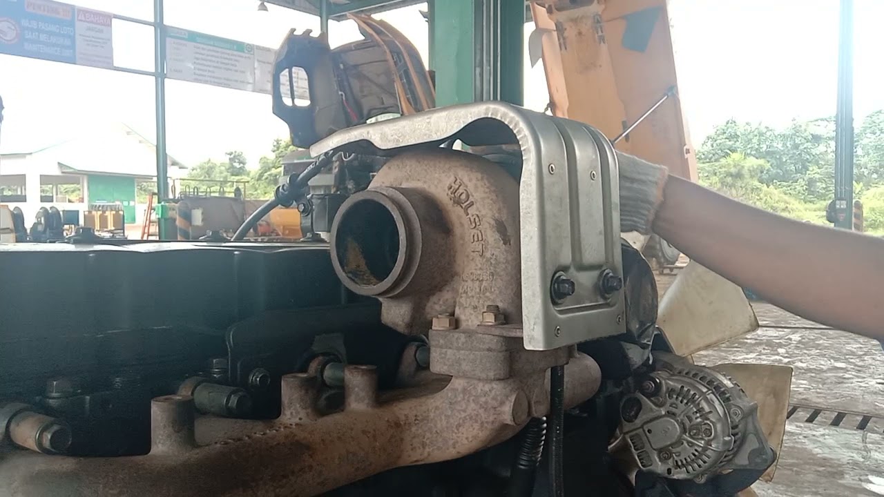 perkenalan nama nama componen  engine PC 200.komatsu