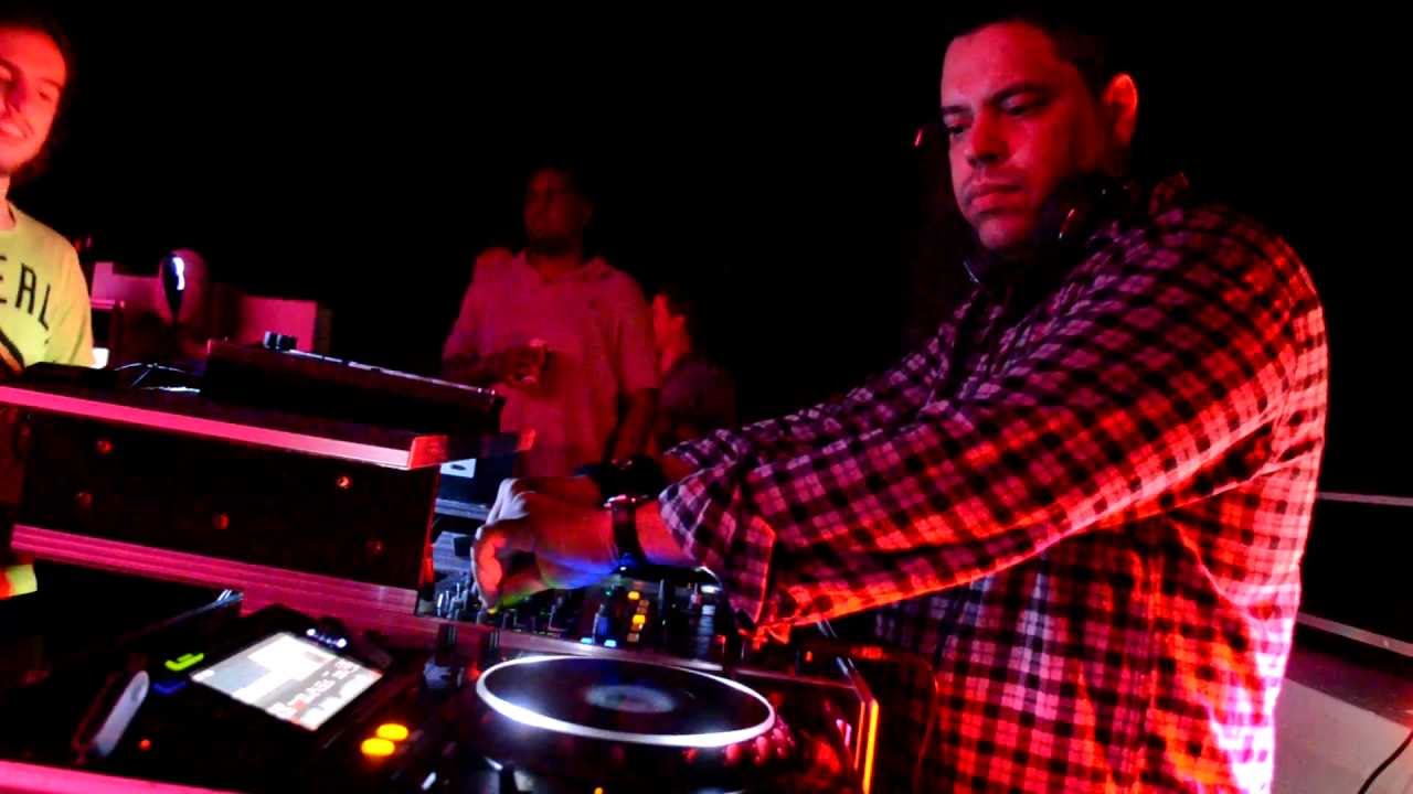 Sir Manta @ C-LEVEL Roof Top - Radio4by4 live from Clevelander South Beach