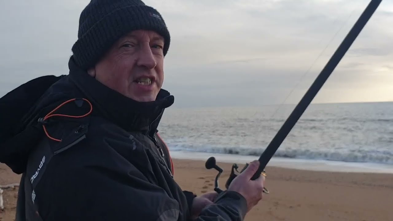 The beach no one wants to fish, sea fishing Chesil