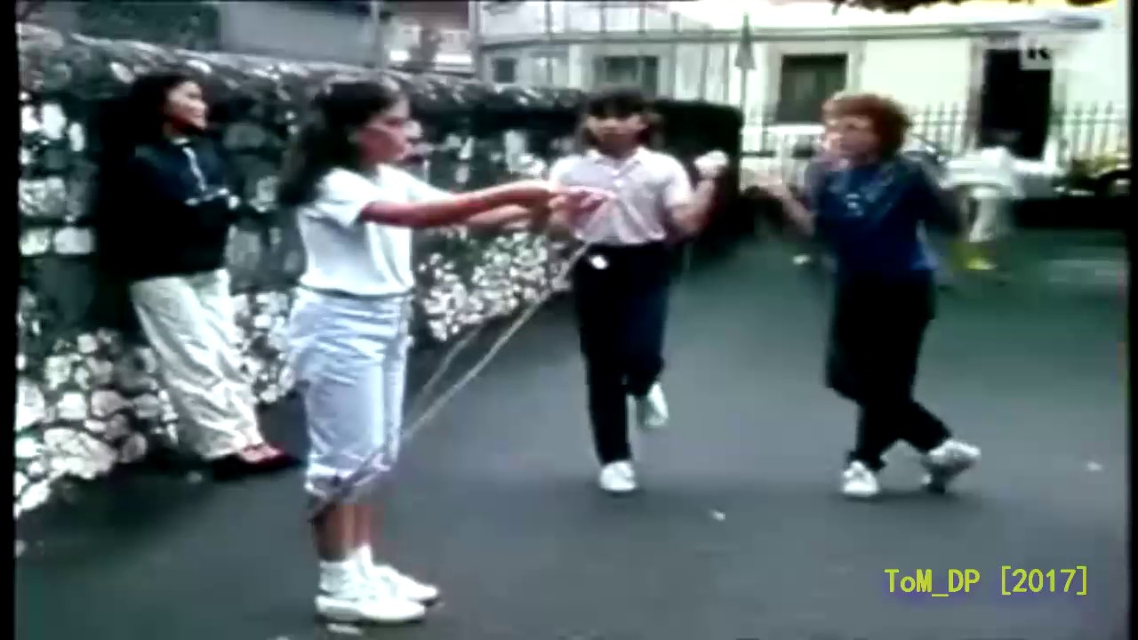 Los a&ntilde;os en que jugabamos sin movil - Celular free generation