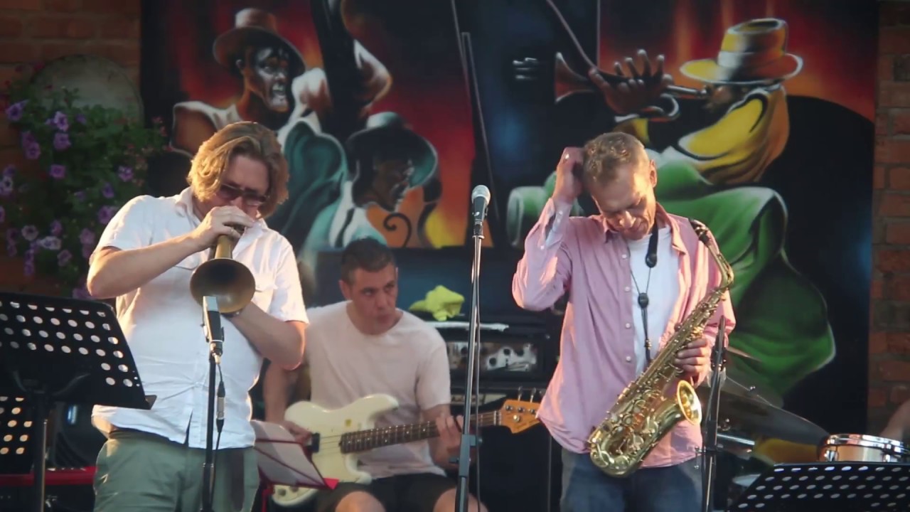Chris Bowden - NEW CROBUZON Live at The Blue Piano