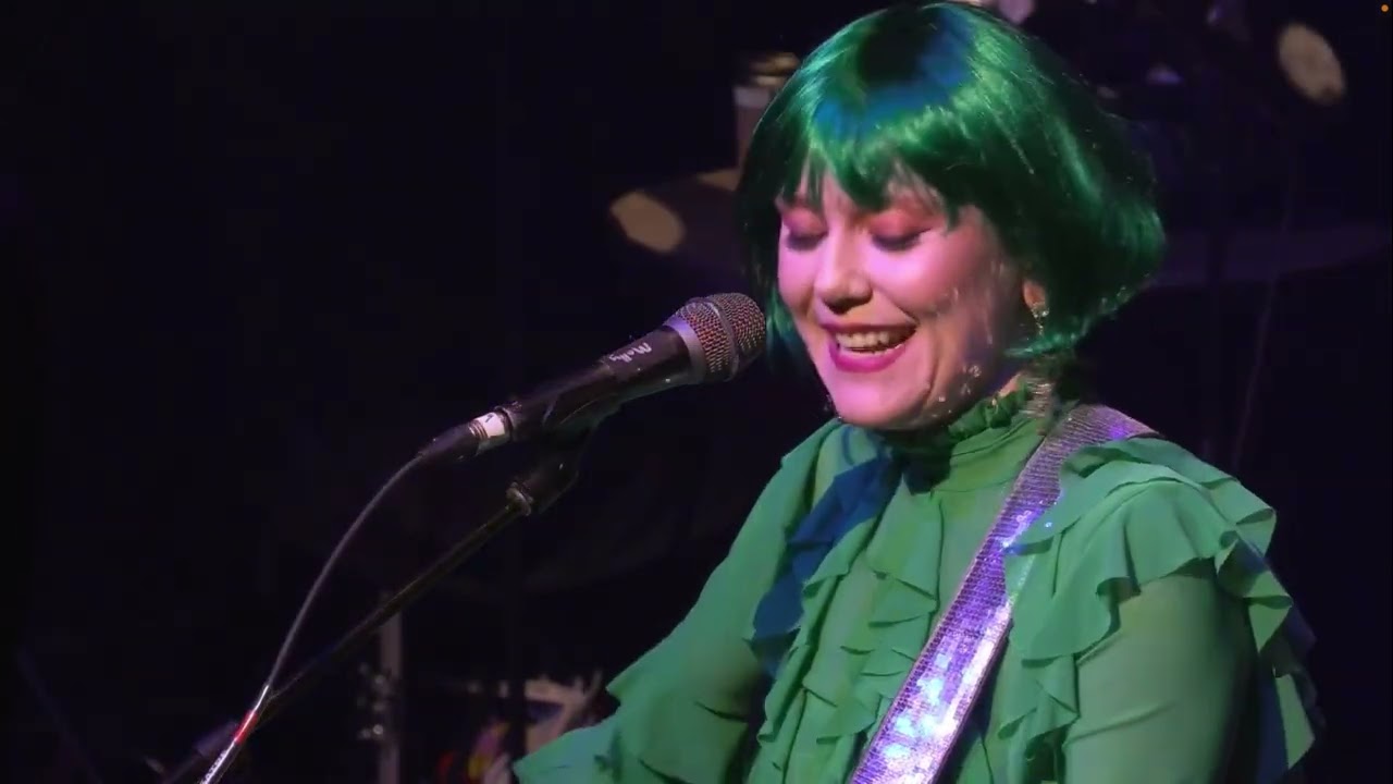 Molly Tuttle - AMAZING ❤️🎶🎵❤️