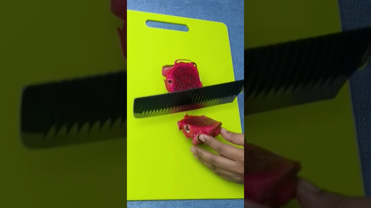 Quick dragon fruit cutting. #shorts #shortsvideo #viralshorts #dragonjuice
