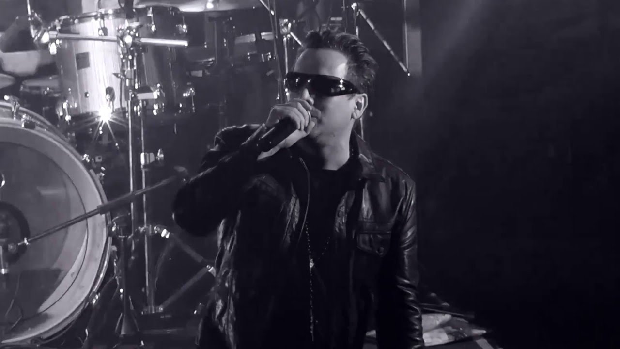 Even Better Than the Real Thing   U2 2 (Tribute Band)