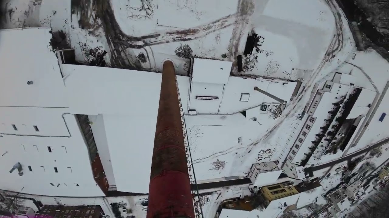 Plettenberg - Die halb abgerissene Firma Dura im Winter (FPV)