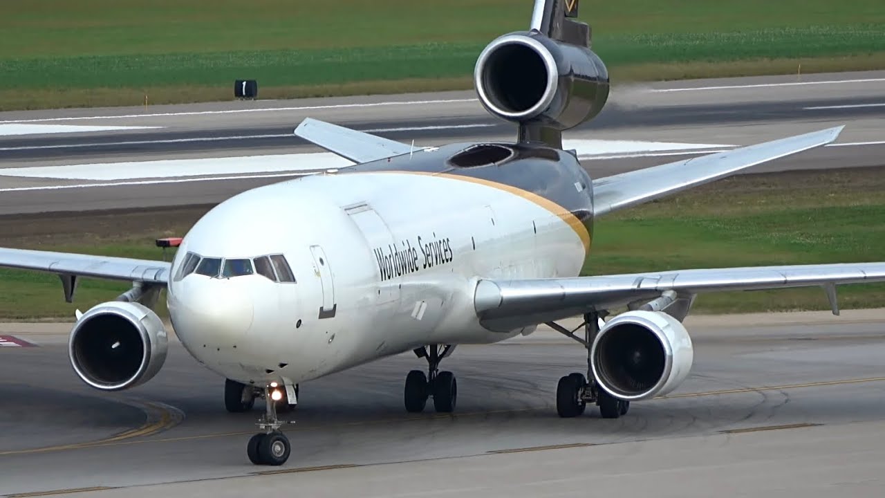 UPS MD-11 12L Landing | MSP