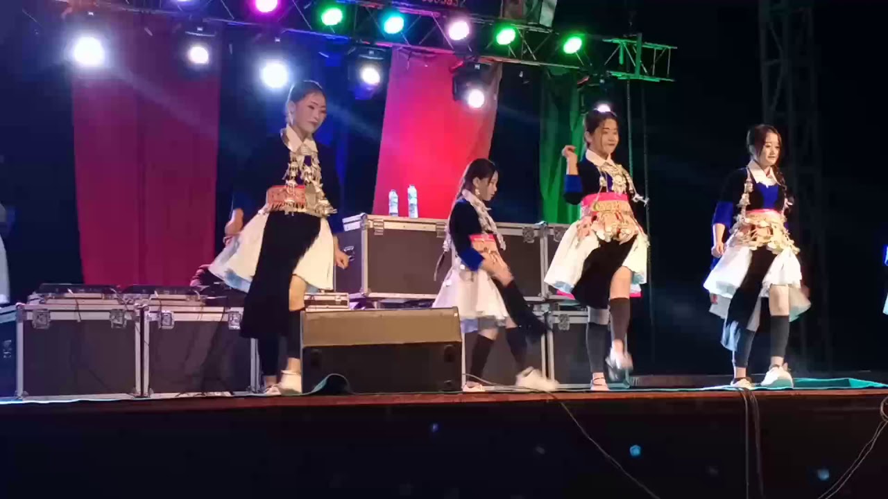 pab ntxhai dancer hauv xeev khuam dance tau zoo lom zem heev 26/ 12/ 2020.