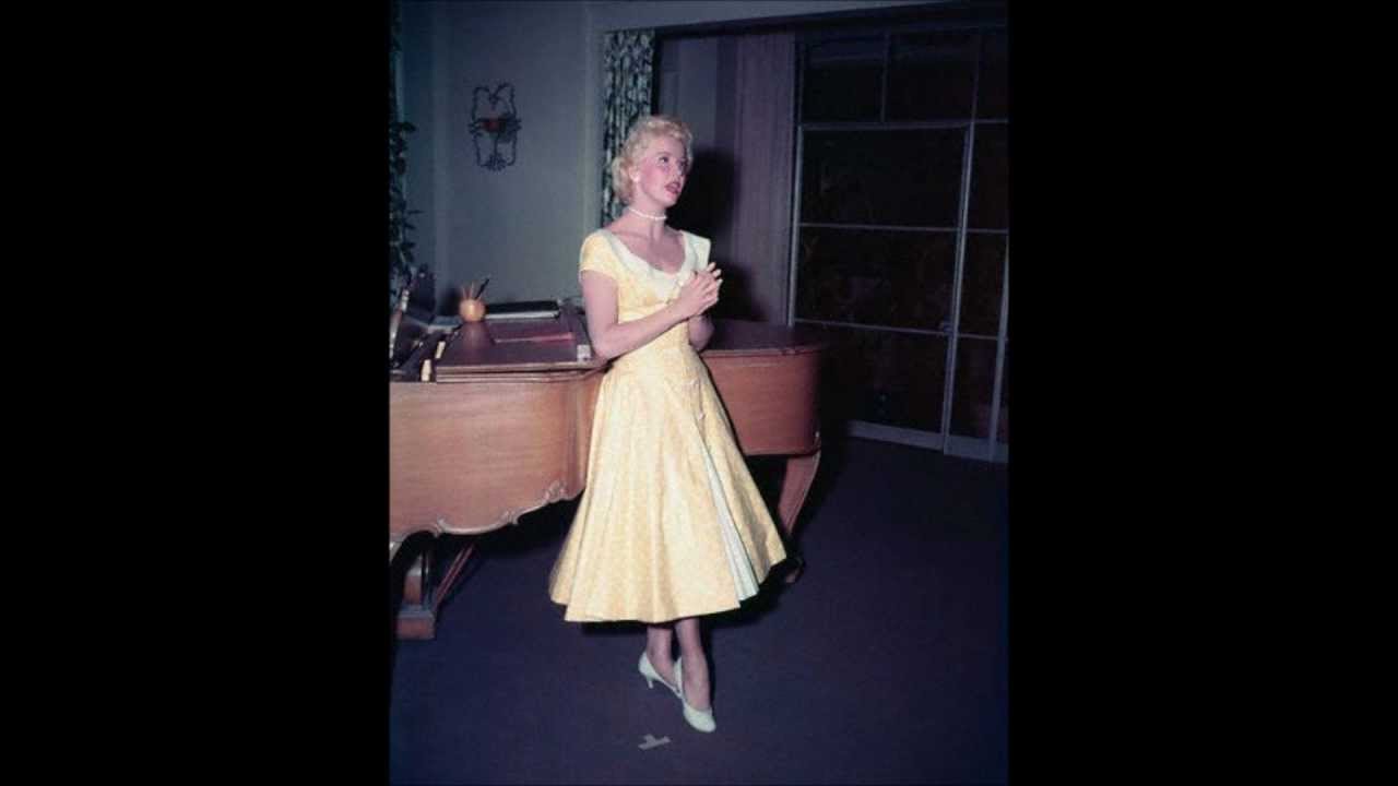 DORIS DAY   WE KISS IN A SHADOW   1951.wmv