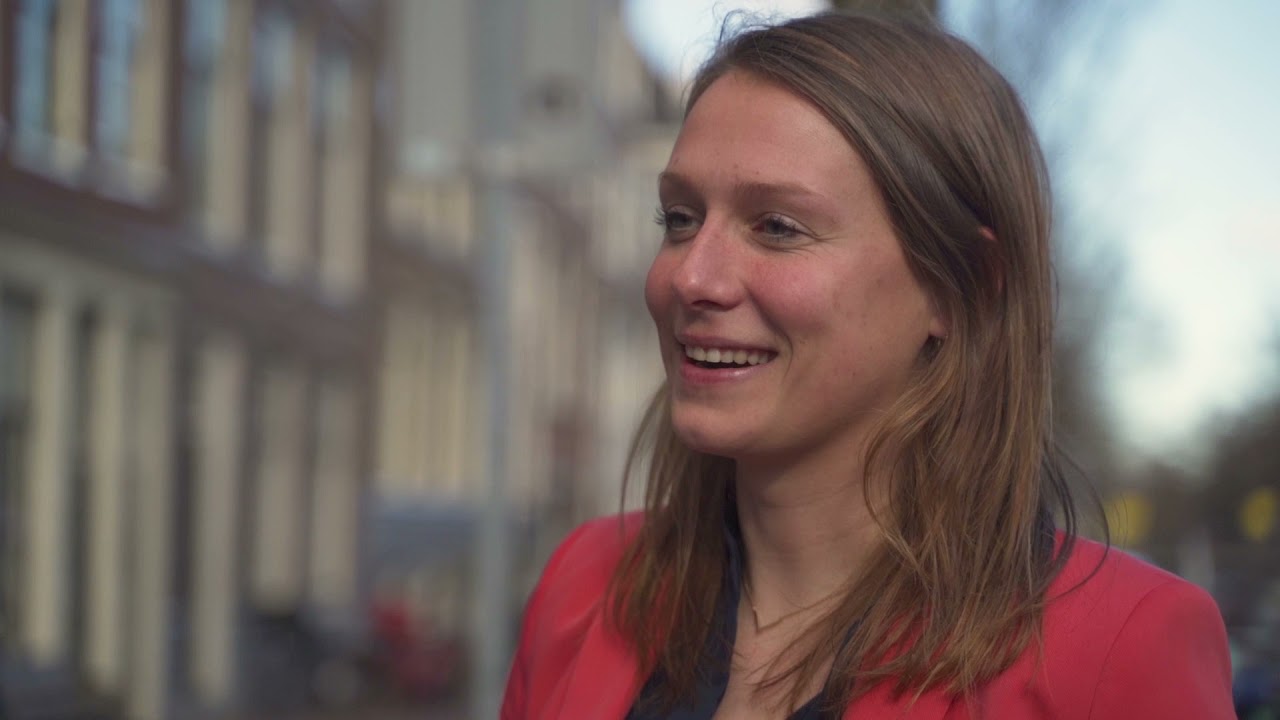 Annelies studeerde Russisch en werkt nu bij Buitenlandse Zaken