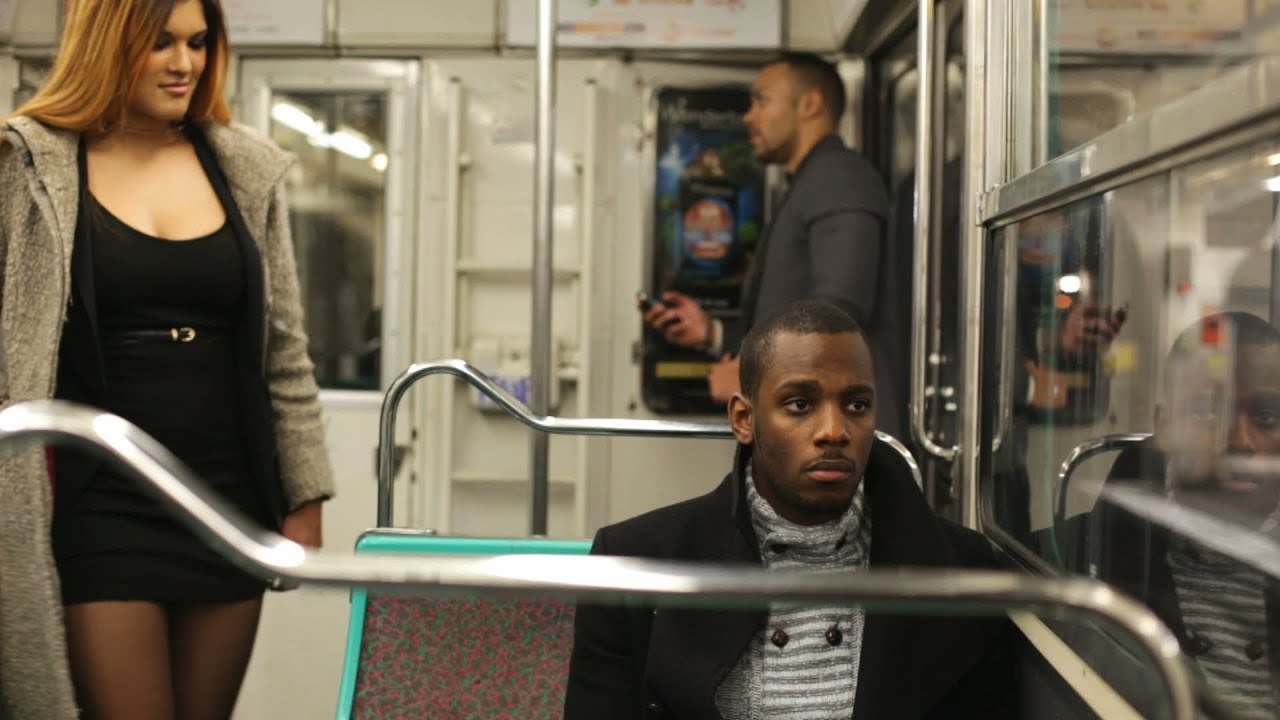 Drague dans le métro - Flirt in the subway
