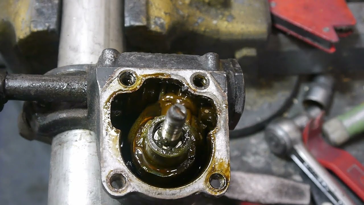 VW Käfer Lenkgetriebe. Auf der Suche nach dem Lenkungsspiel und der Leckage .VW Beetle steering gear