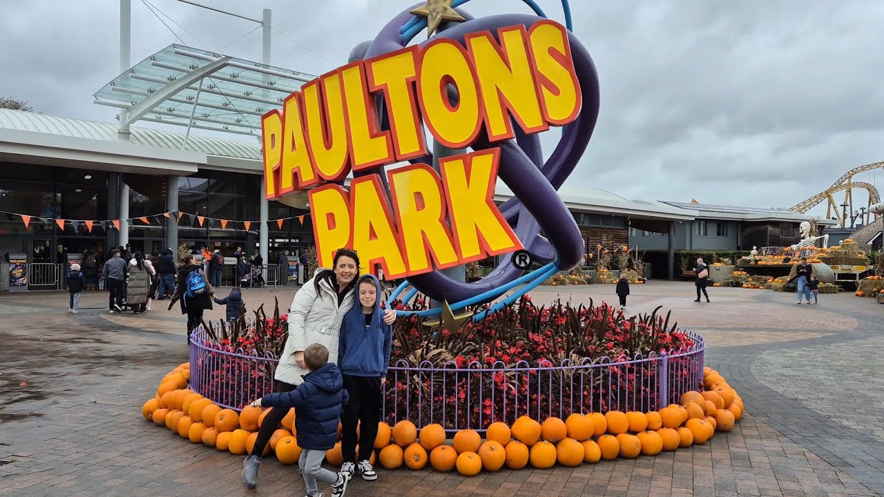 Family Day Out at Paultons Park (Peppa Pig World!) | Best UK Theme Park for Kids