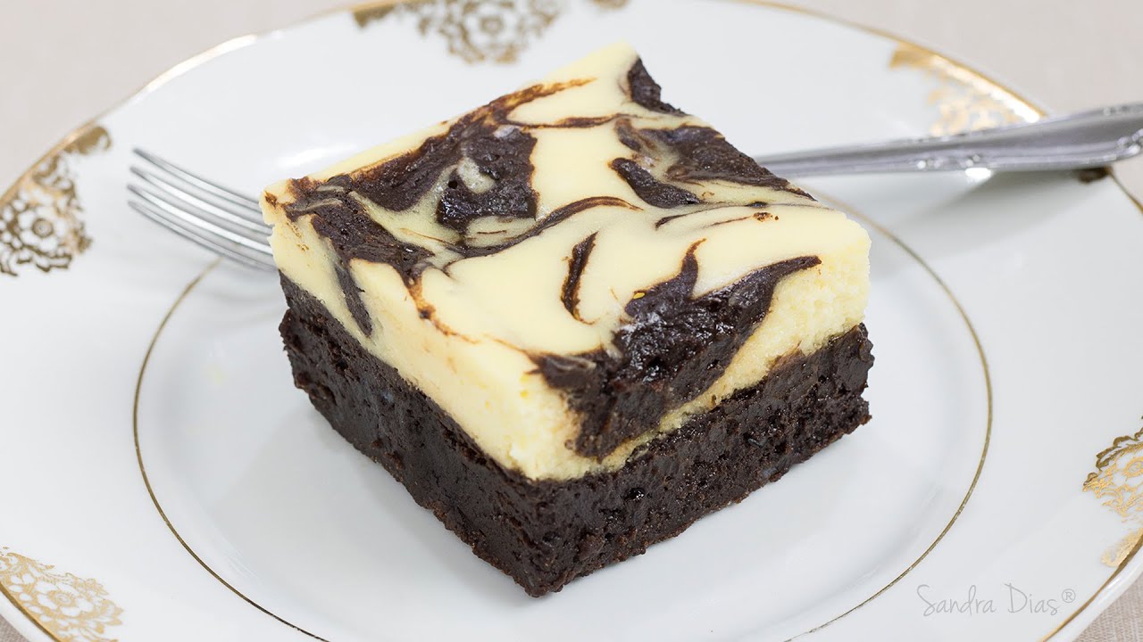 Brownie Cheesecake: brownie denso e chocolatudo c/ cheesecake cremoso | Receita Sandra Dias