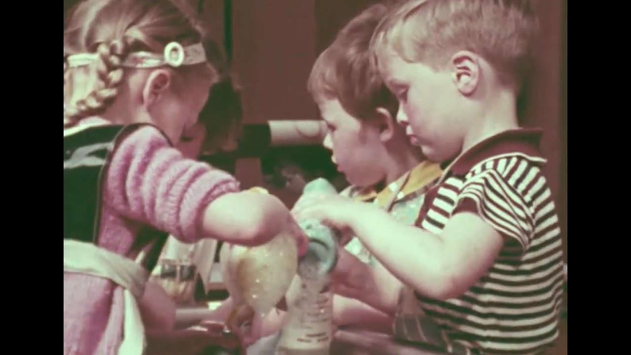 Looking at Playgroups (1971)