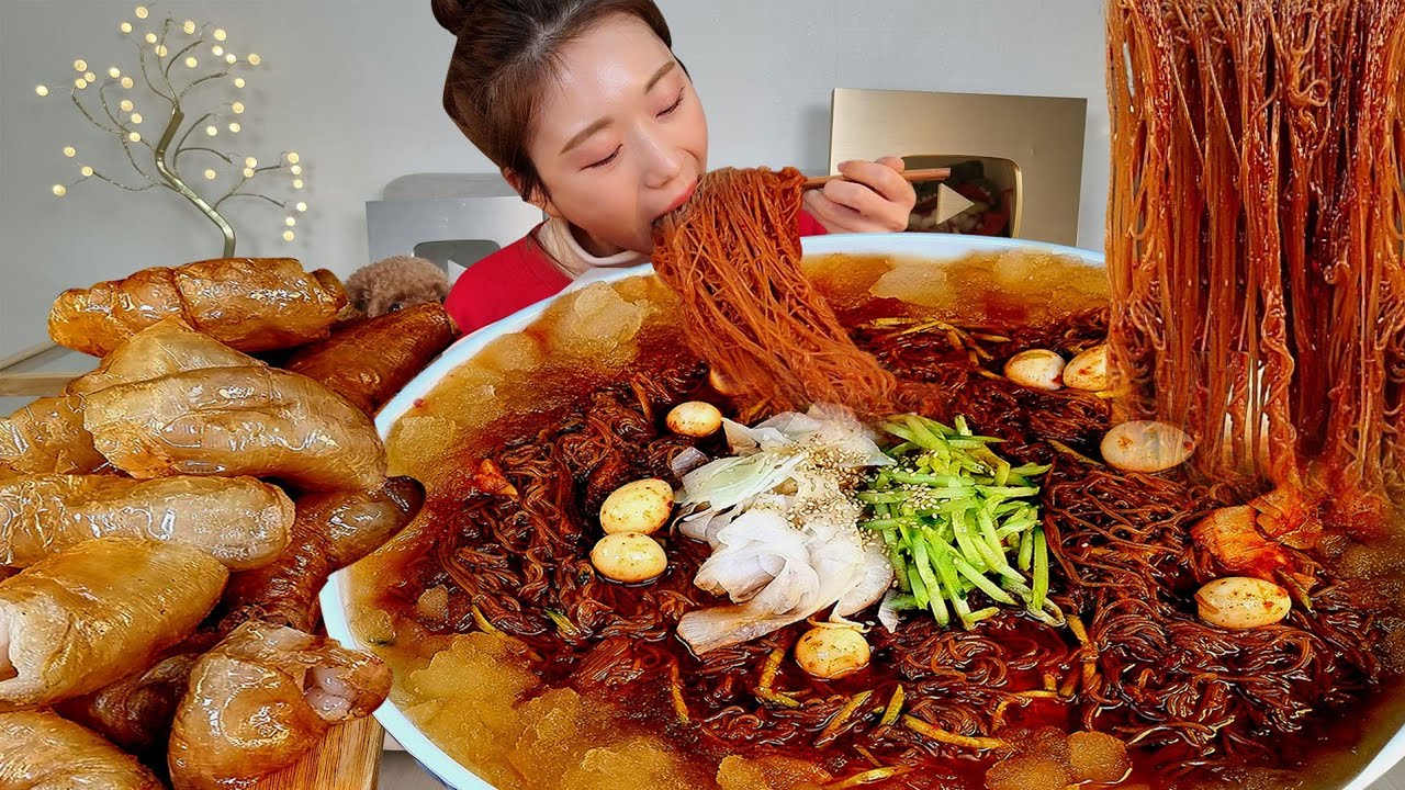 ASMR 냉면은 대창이랑 어울릴까요? 튀긴 대창 리얼먹방 :) 🌶Spicy cold naengmyeon MUKBANG