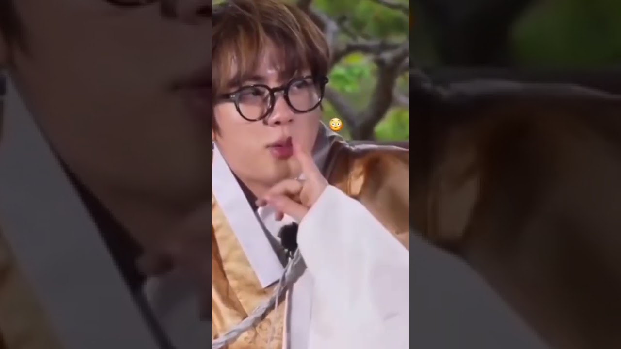 The way Jimin touched Jin's Lips 😂