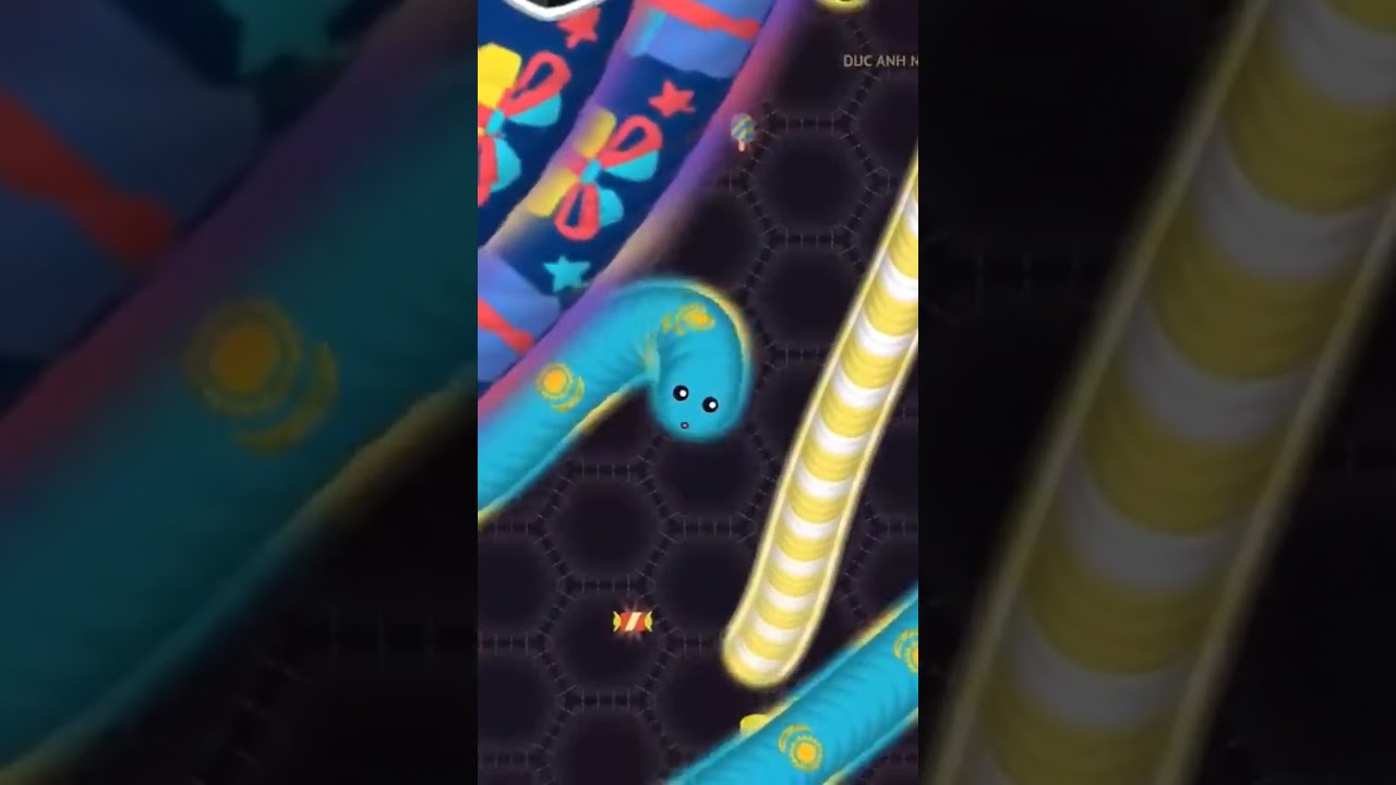 Wormate.io Performance Tiny Worm#moments #trolling #epic #gameplay #wormateio #wmasterkm #shorts #55